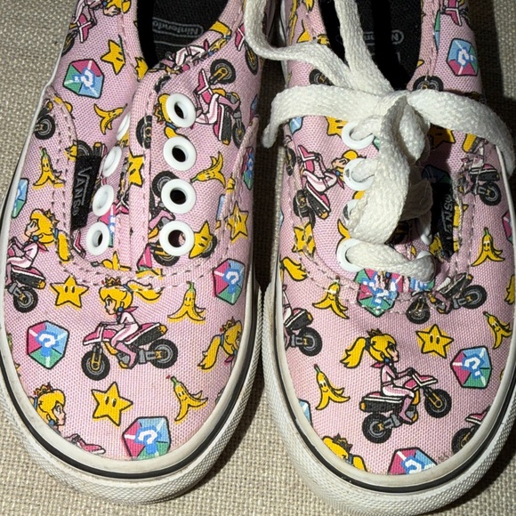 Vans Girls Nintendo Pink Princess Peach Sneakers - Picture 6 of 7